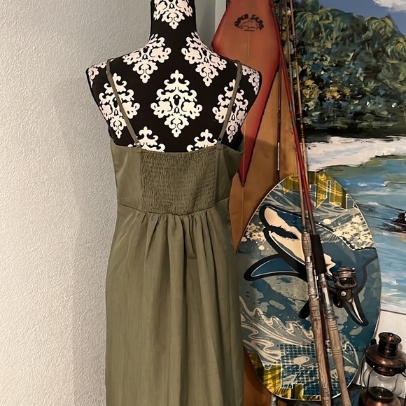 💚NWT,Cupshe,Olive Green Lightweight Dress, Asymmetrical Wooden Buttons,Size L - Picture 4 of 11